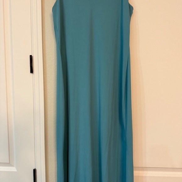 Columbia Dress - Picture 2 of 2